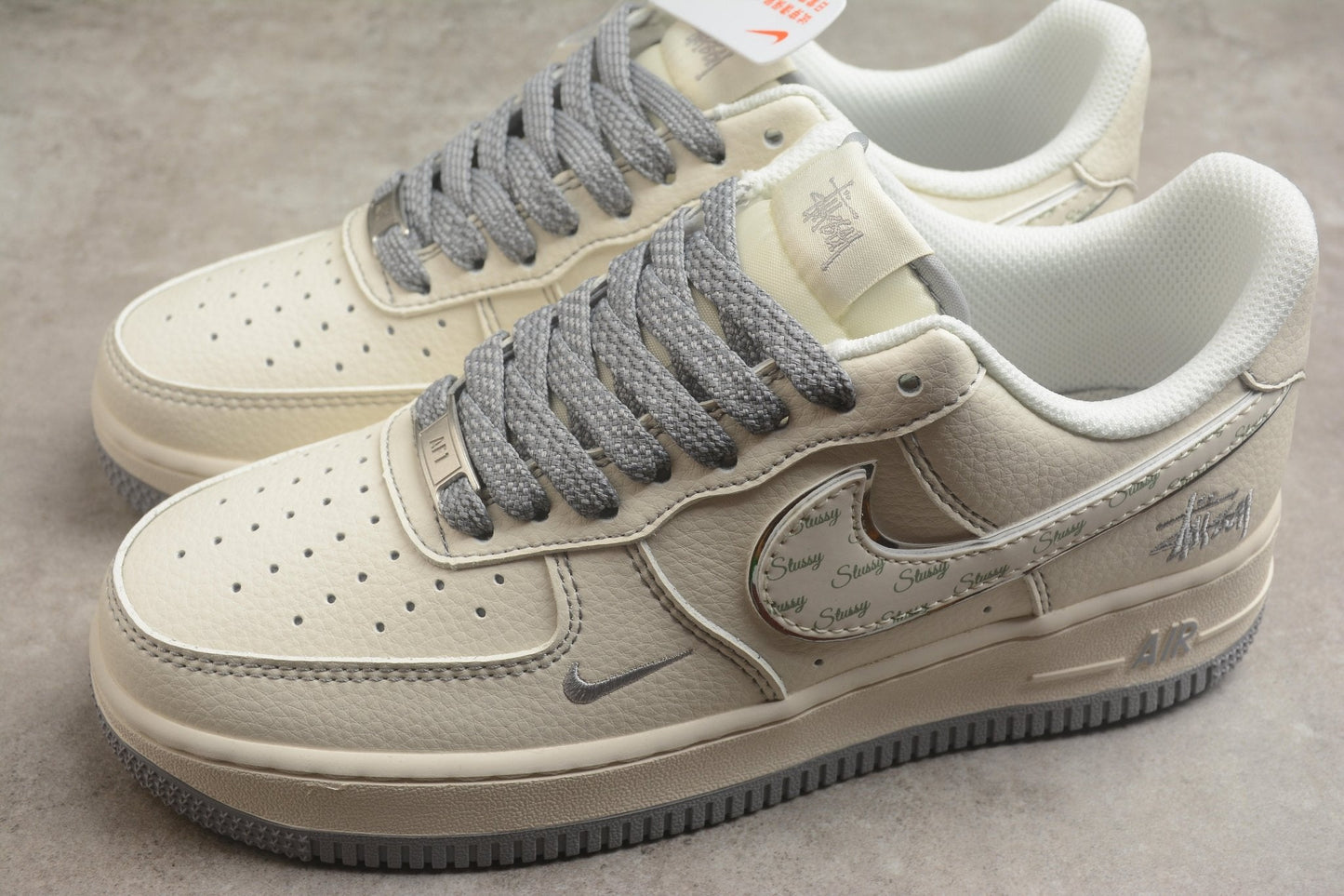 Fabrika Supply Air Force 1 Low x Stüssy Beige / Grey | sapatilhas Sole Rua