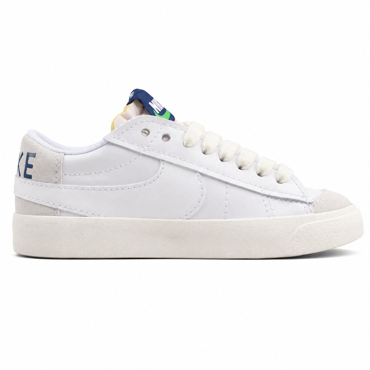 Nike Blazer Low 77 blanco azul marino lateral izquierda detalle