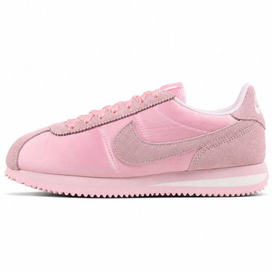 Nike Cortez rosa satén ante lateral izquierda

